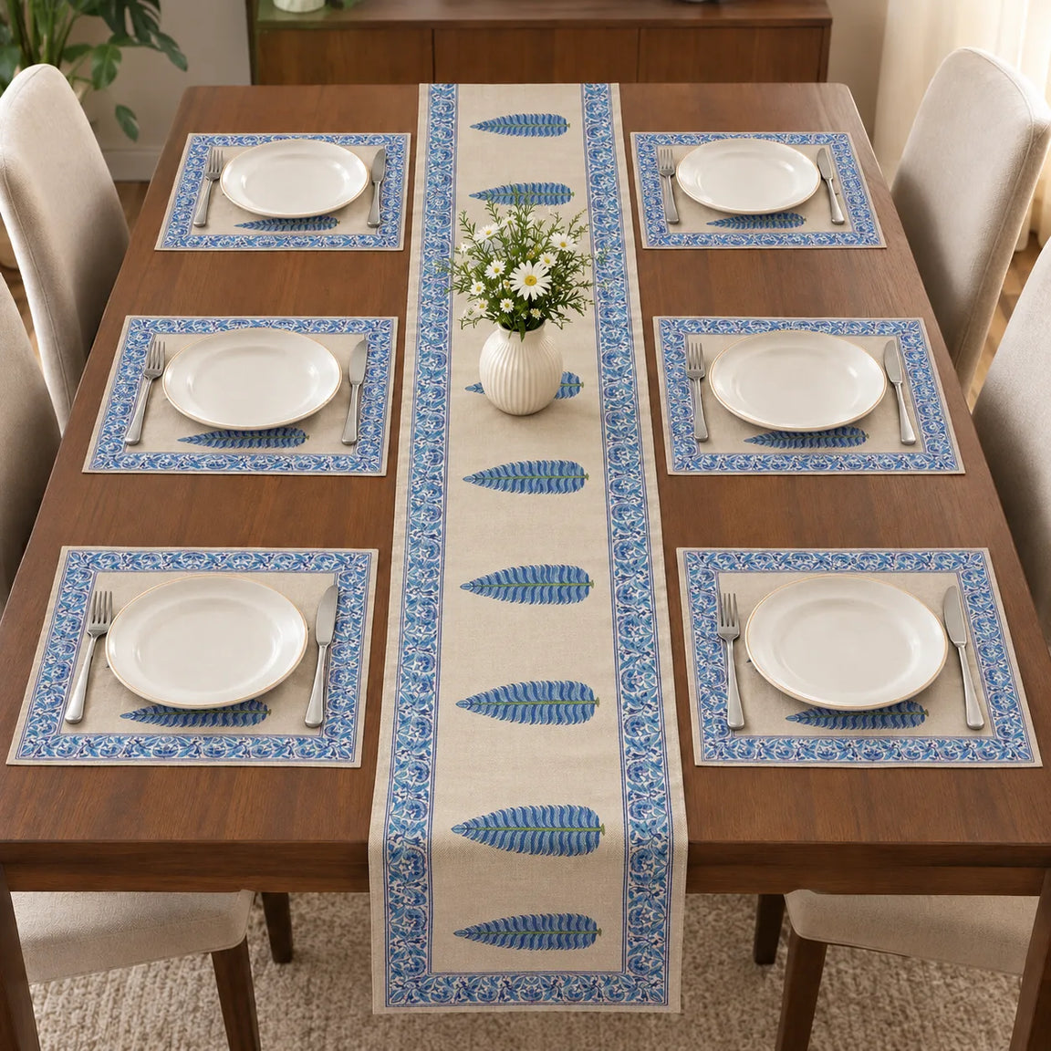 Scarlet Meadow Table Runner With 6 Mats
